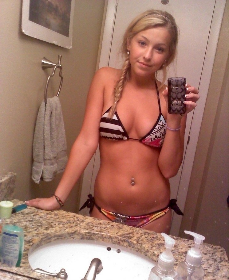 Проститутка Алла 20 лет, у метро Шушары  +7(911)830-07-16