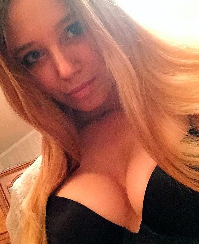 Проститутка Мила 22 года, у метро Адмиралтейская  +7(981)136-33-84