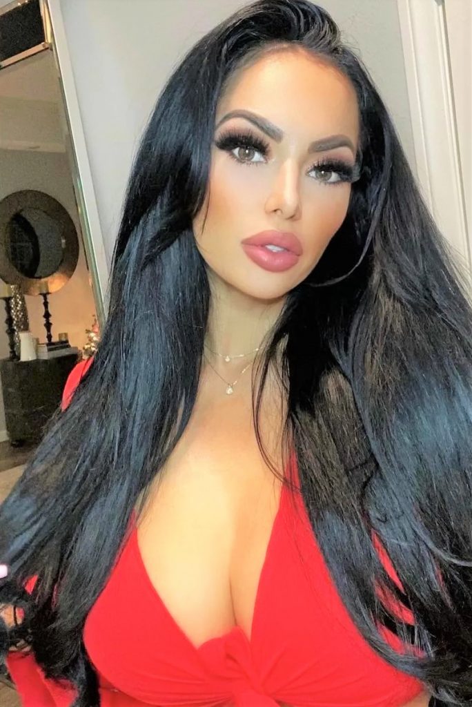 Проститутка Лариса 25 лет, у метро Невский Проспект  +7(981)214-21-80