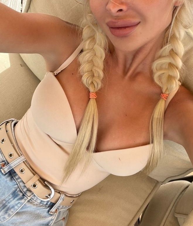 Проститутка Слава 20 лет, у метро Владимирская  +7(981)214-21-80