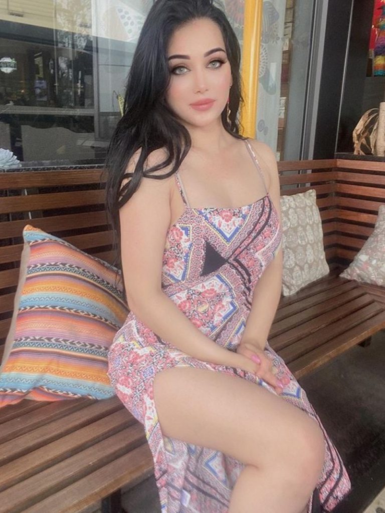 Проститутка Леночка 20 лет, у метро Старая Деревня  +7(981)809-84-20