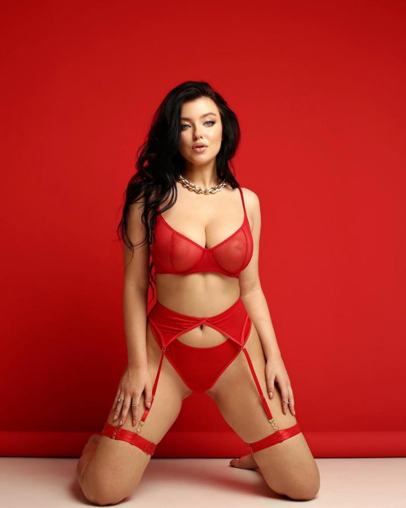 Проститутка Кристина 28 лет, у метро Василеостровская  +7(981)289-01-65