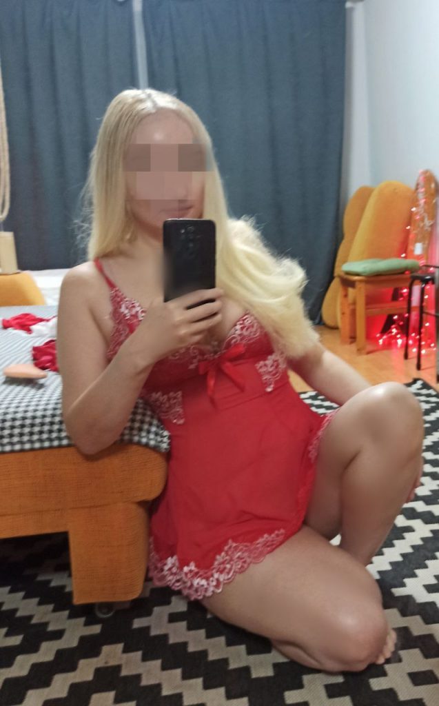 Проститутка Мария 20 лет, у метро Звёздная  +7(911)271-65-38