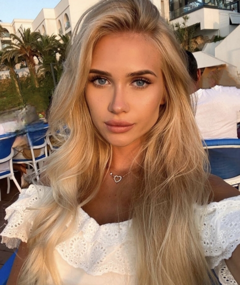 Проститутка Каролина 19 лет, у метро Петроградская  89219465058